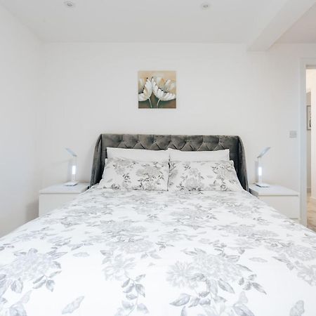 Contemporary Two Bedroom Duplex - Secluded Residence With Parking In A Prime Central Location Bournemouth Kültér fotó