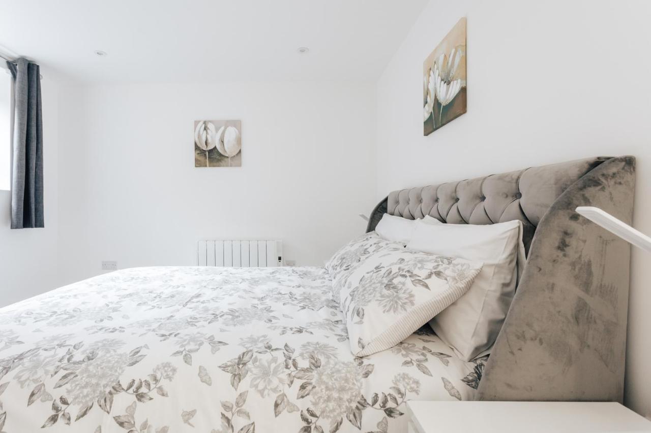 Contemporary Two Bedroom Duplex - Secluded Residence With Parking In A Prime Central Location Bournemouth Kültér fotó